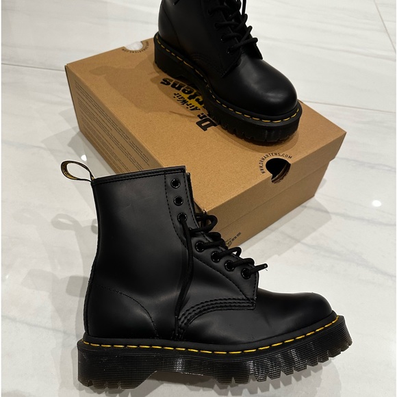 Doc Marten “1460 Bex” Black Size 7W (5.5Y) - Picture 1 of 1